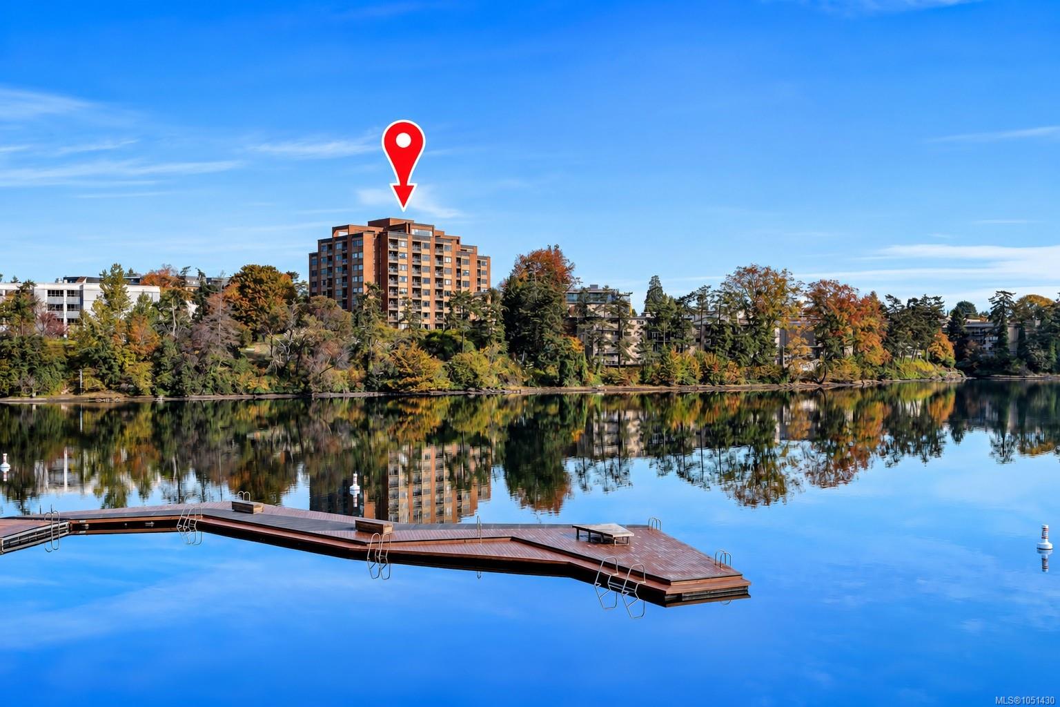 403-105 Gorge Rd — listing photo 3 of 38
