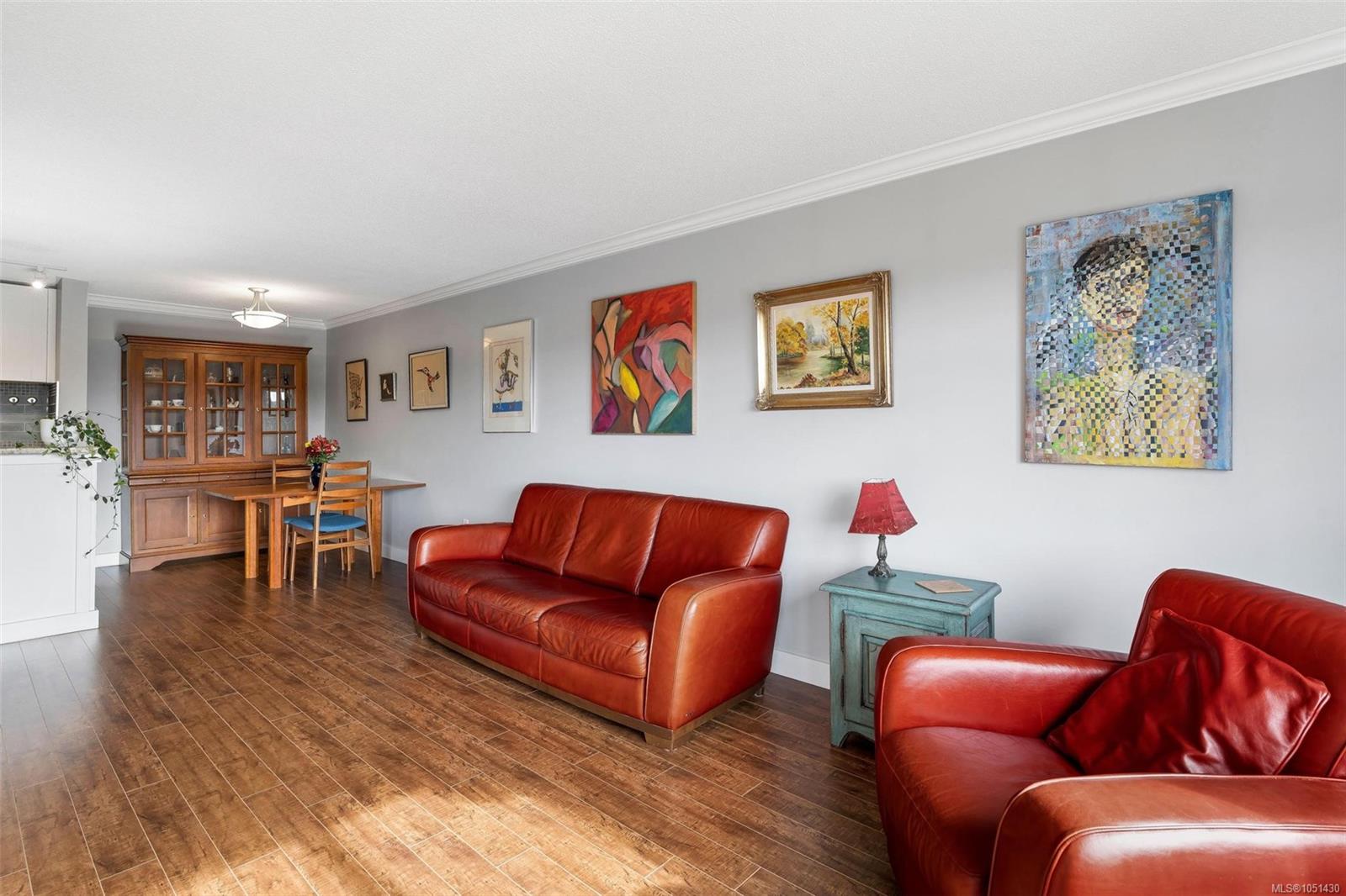 403-105 Gorge Rd — listing photo 8 of 38