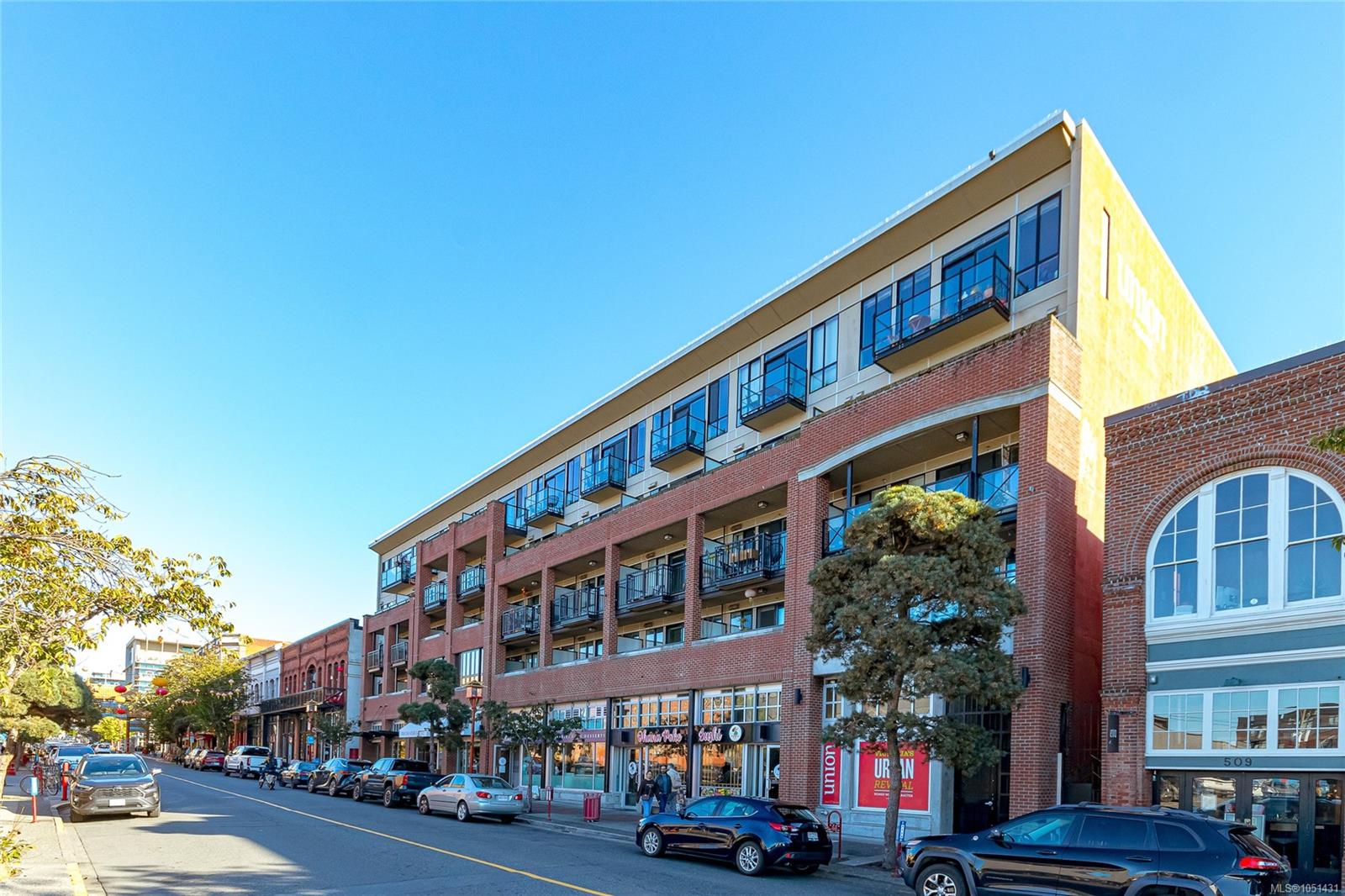 501-517 Fisgard St — listing photo 2 of 25