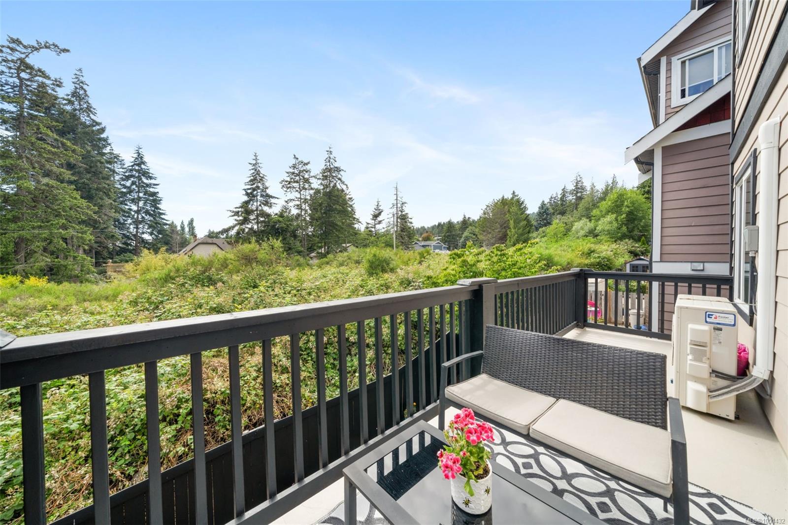 103-7091 Grant Rd — listing photo 6 of 32