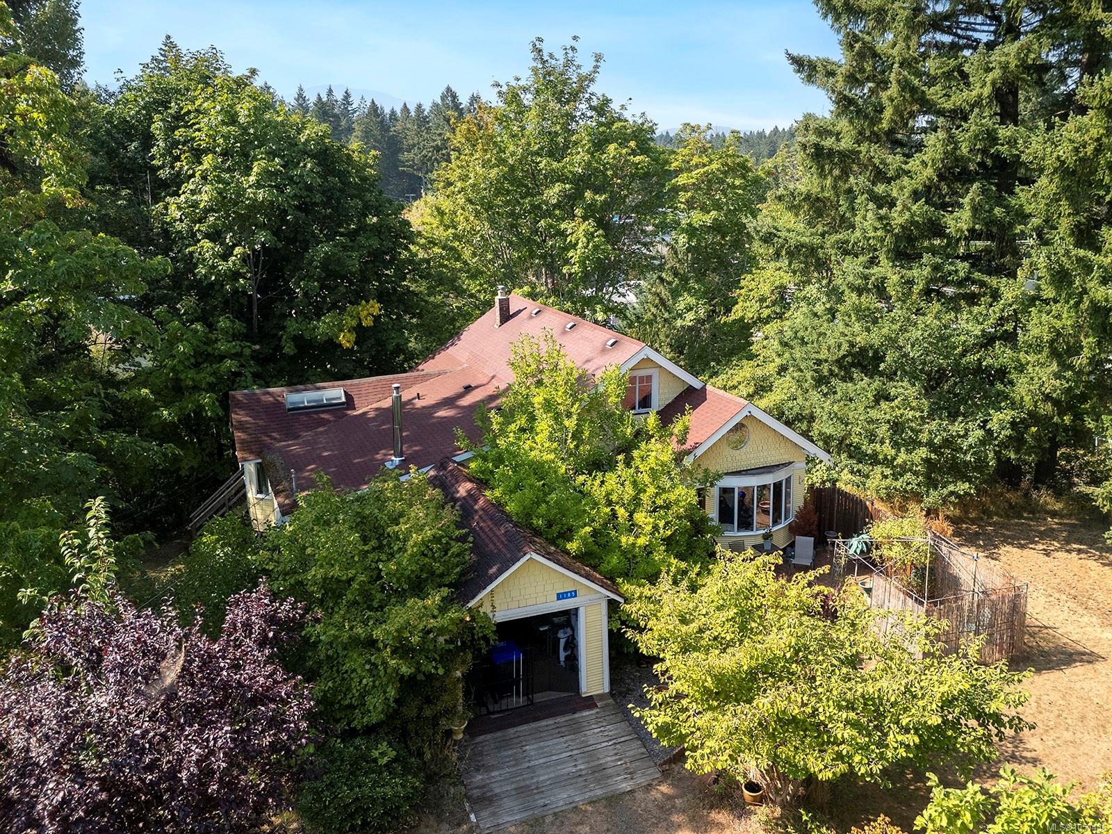 1185 5th St — listing photo 2 of 35