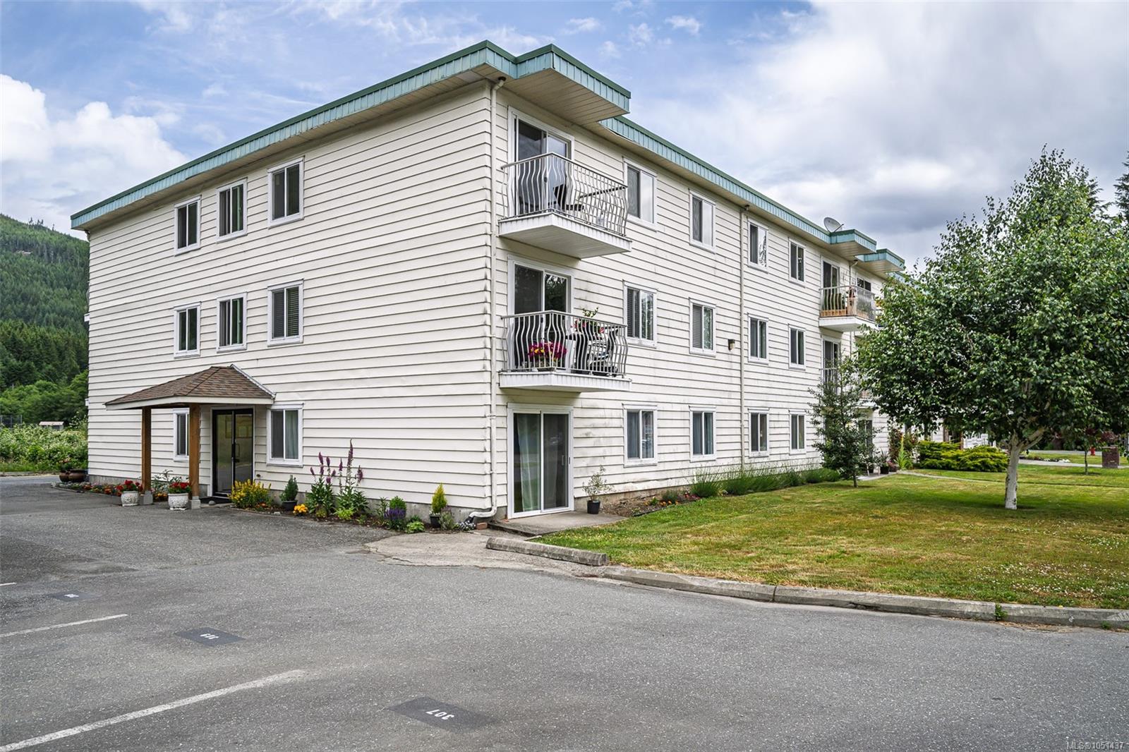 107-611 MacMillan Dr — listing photo 3 of 21