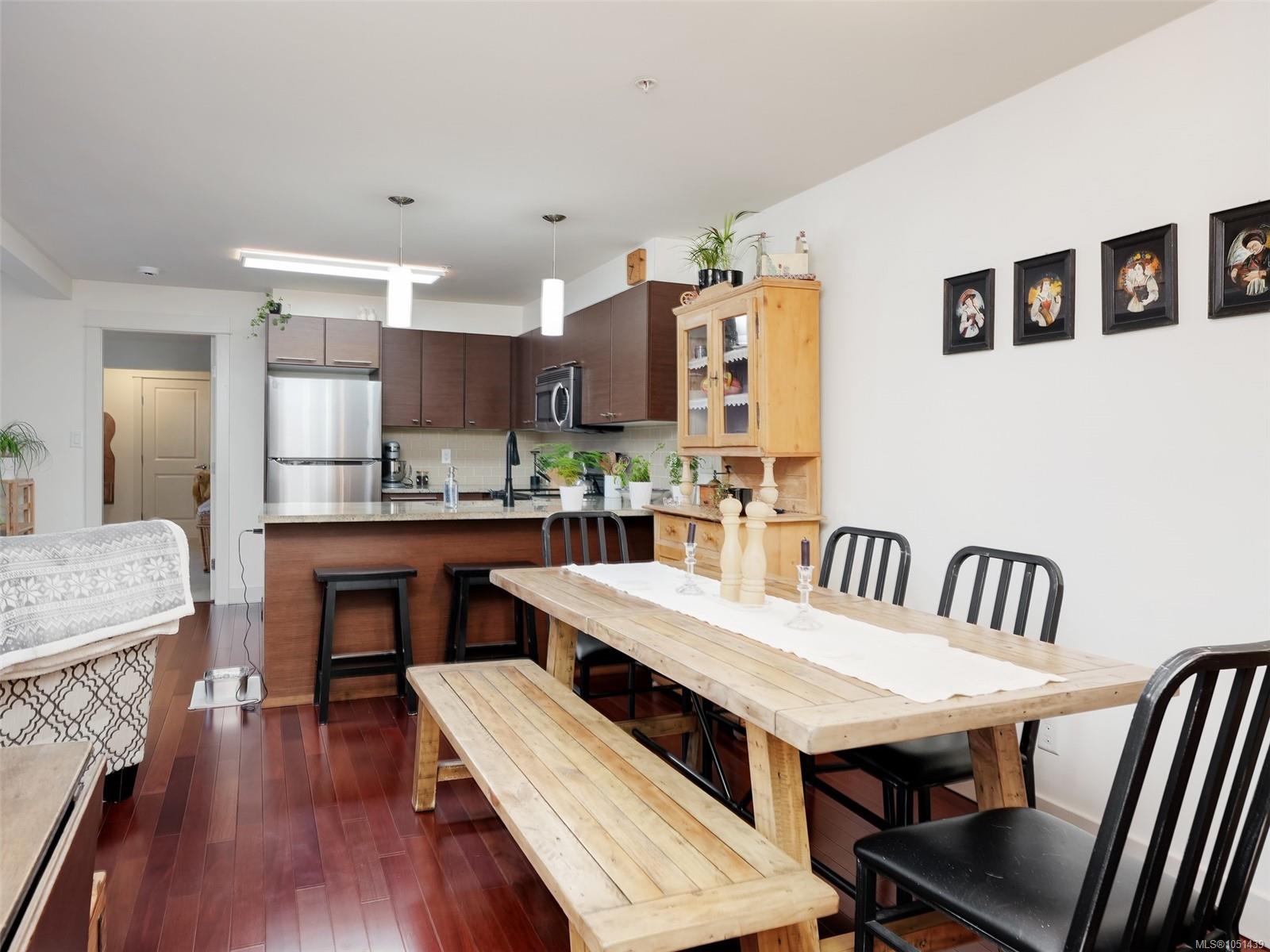 210-1315 Esquimalt Rd — listing photo 10 of 28