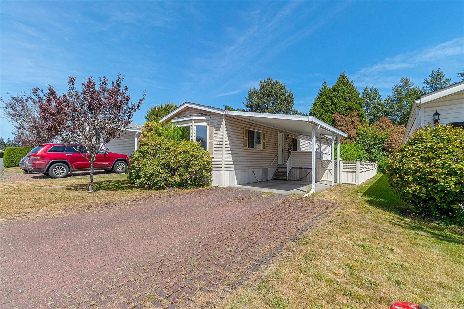 23-7583 Central Saanich Rd — listing photo 6 of 32