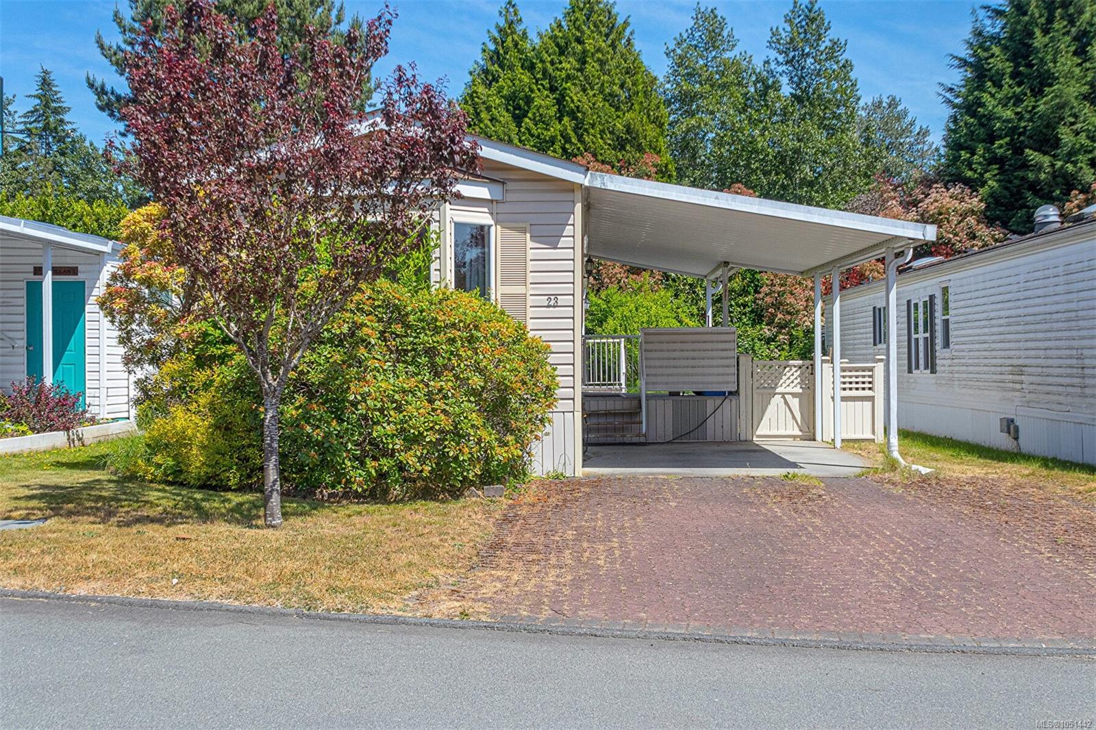 23-7583 Central Saanich Rd — listing photo 7 of 32