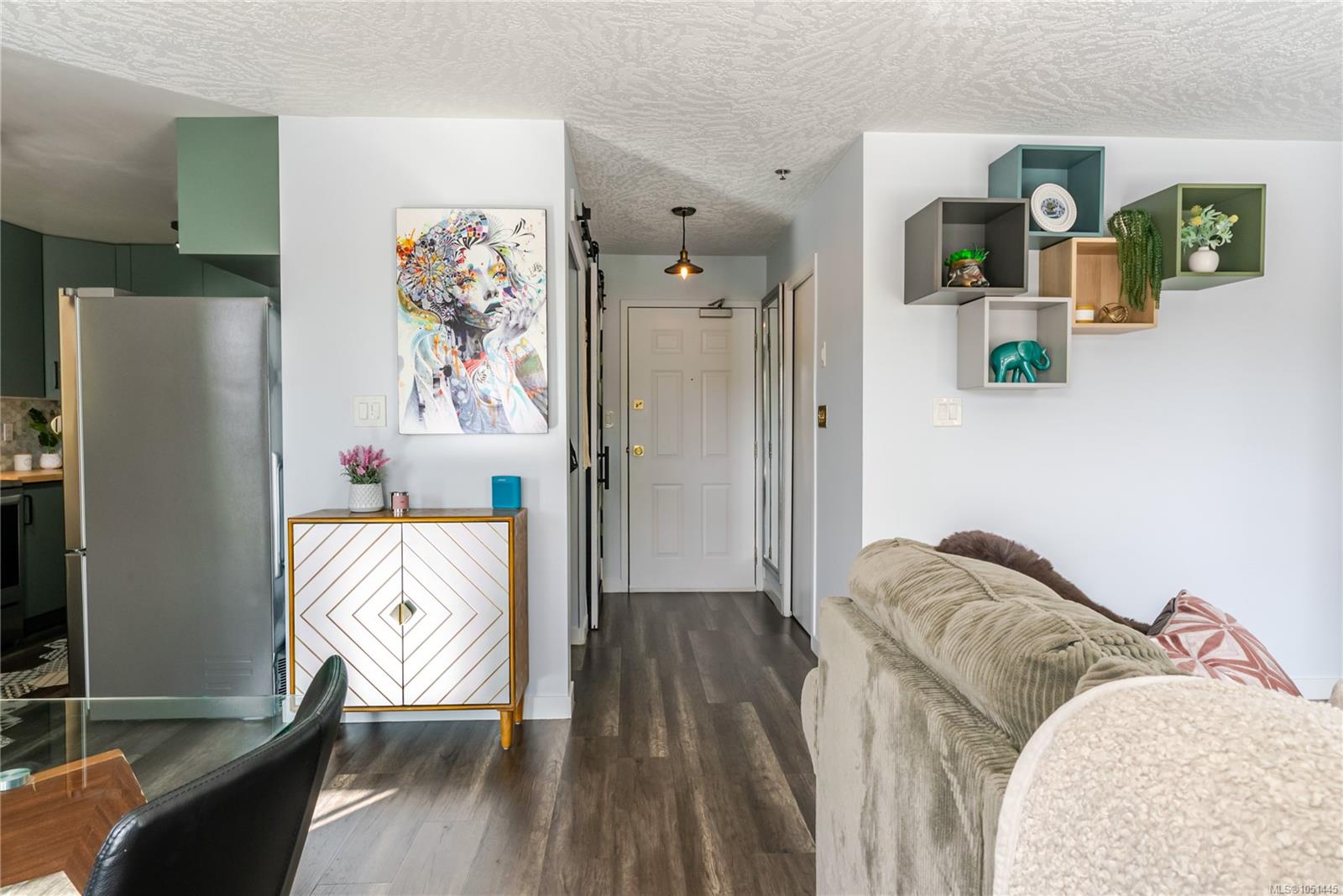 203-3460 Quadra St — listing photo 12 of 38