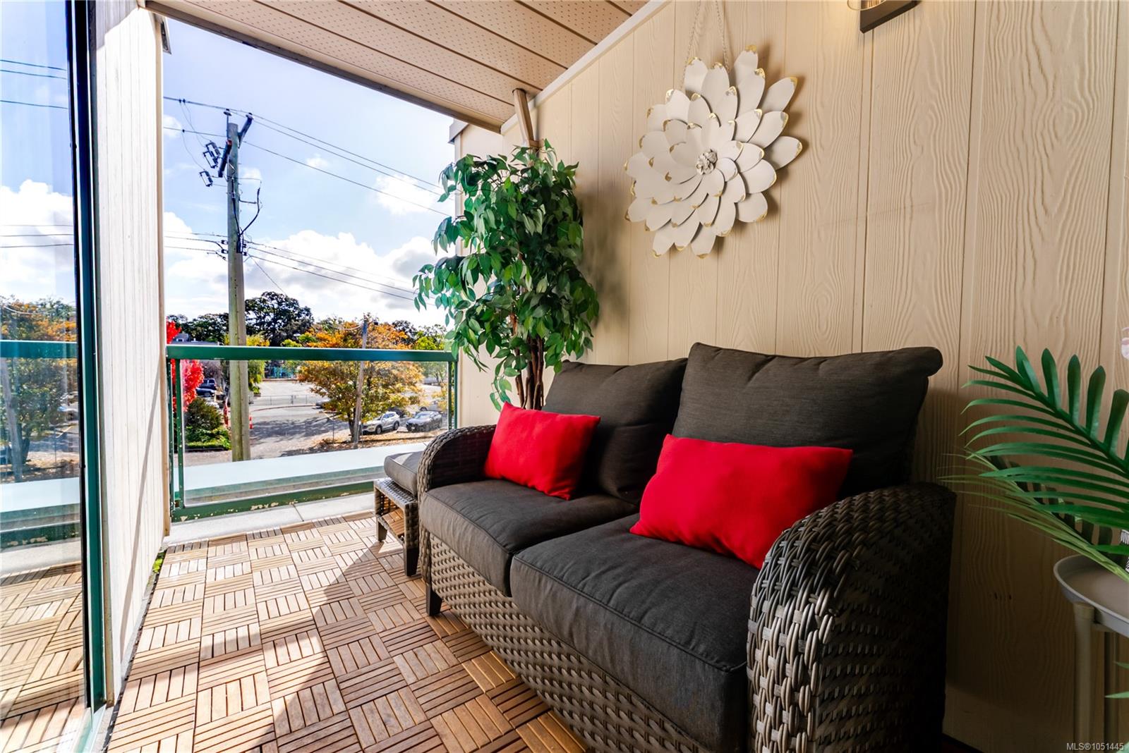 203-3460 Quadra St — listing photo 13 of 38