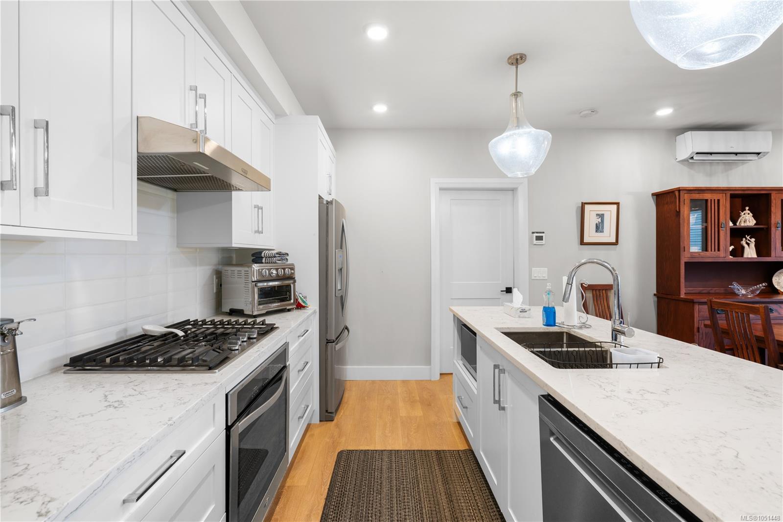 205-741 Travino Lane — listing photo 12 of 76
