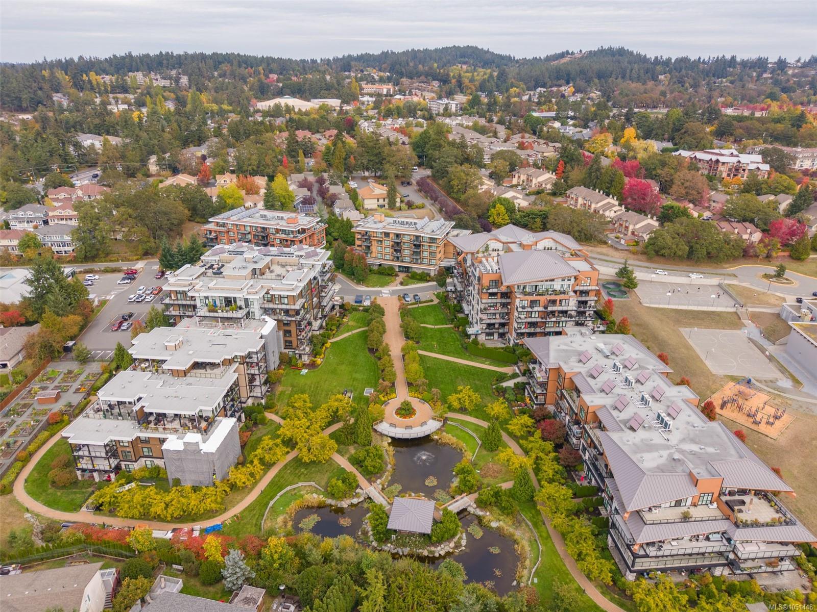 205-741 Travino Lane — listing photo 3 of 76