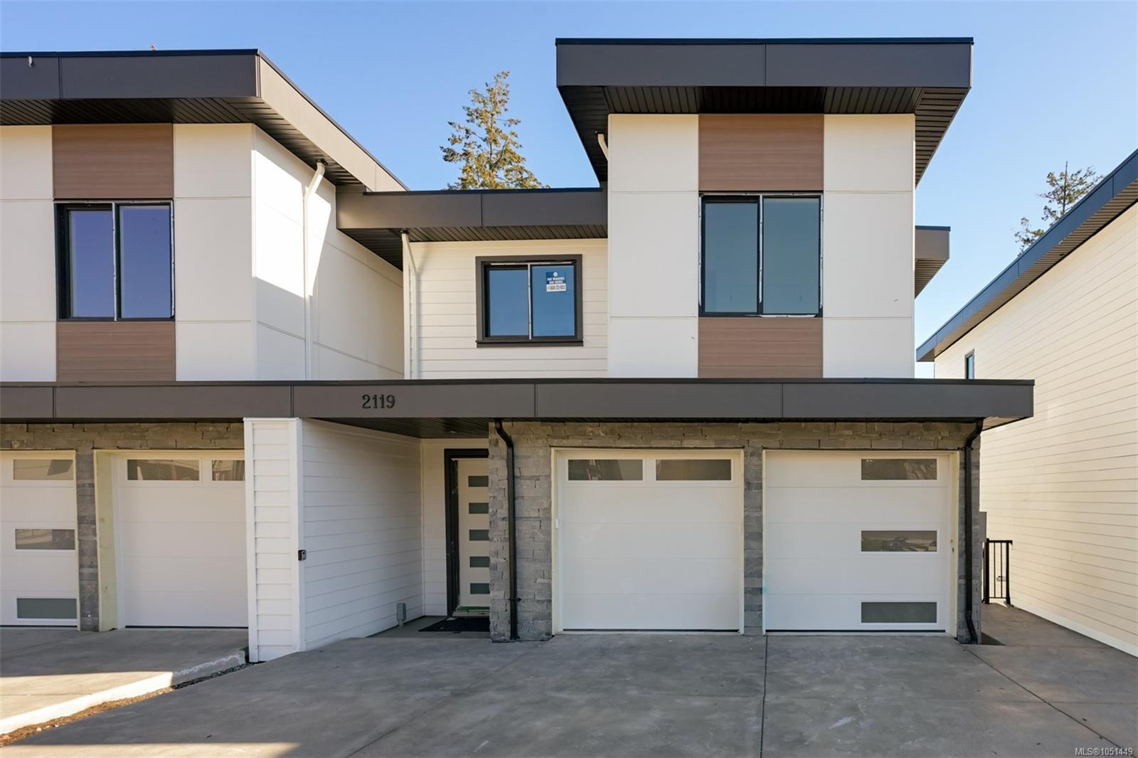 2119 Kingbird Dr — listing photo 3 of 68