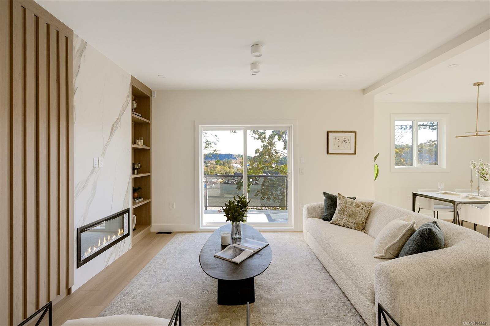 2119 Kingbird Dr — listing photo 5 of 68