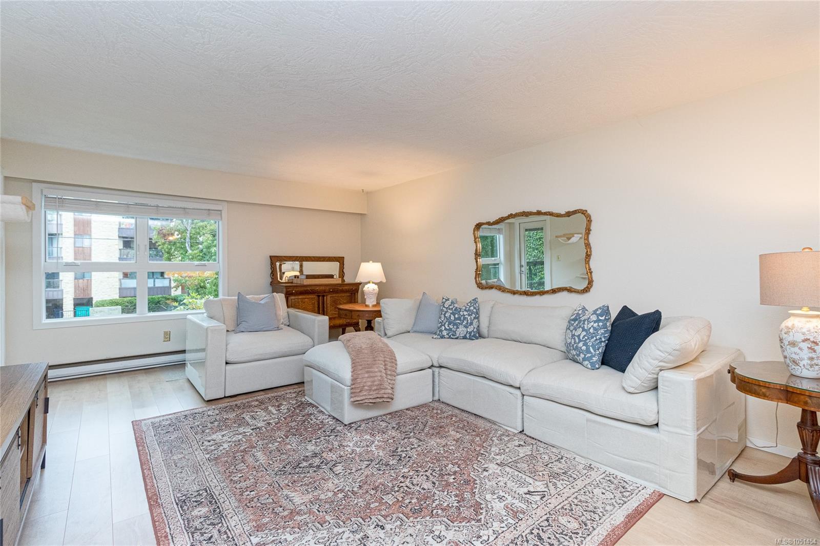 205-1610 Jubilee Ave — listing photo 9 of 48