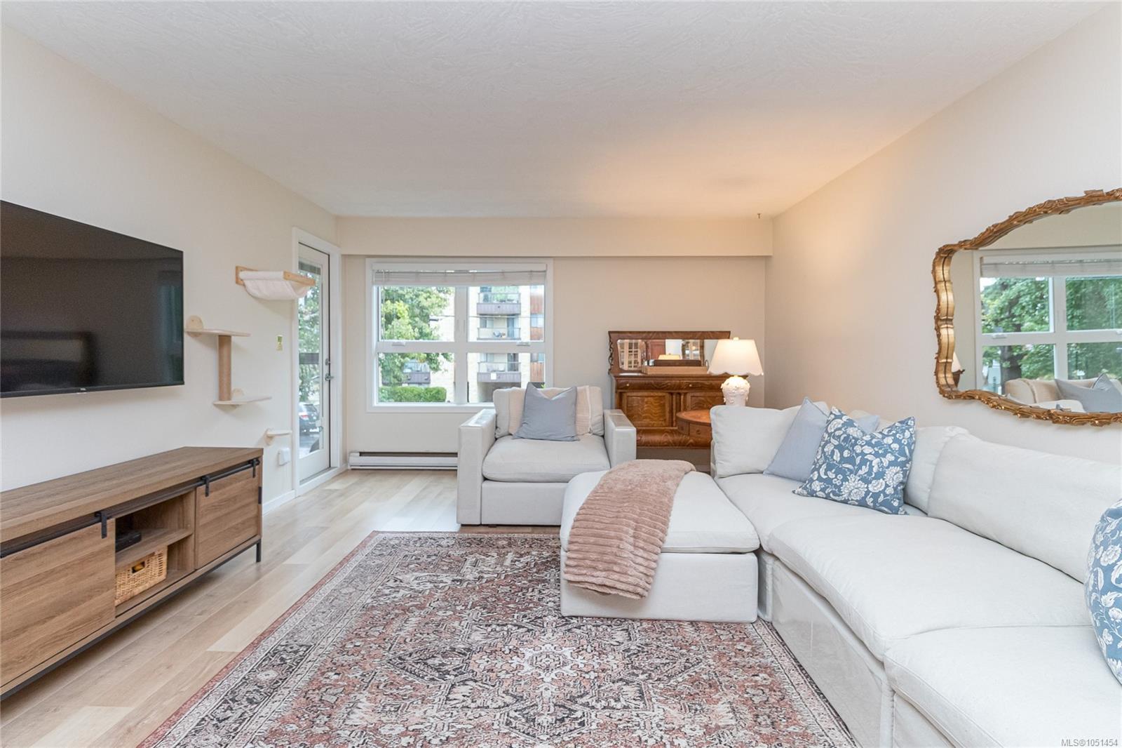 205-1610 Jubilee Ave — listing photo 10 of 48