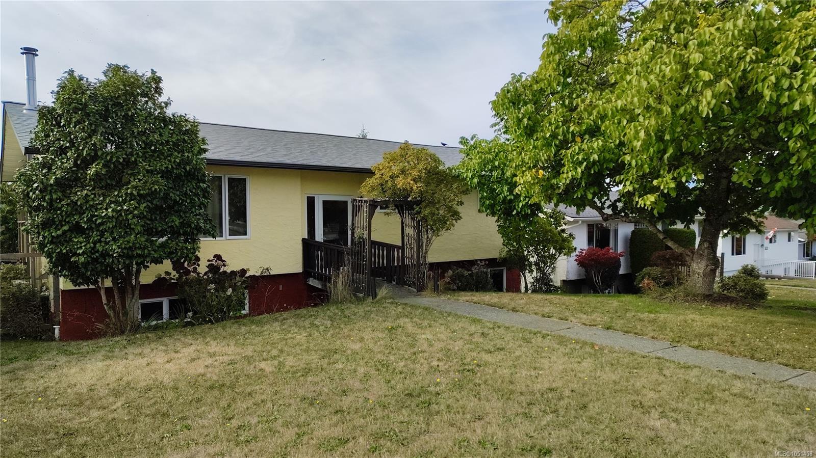 2858 14th Ave photo 2