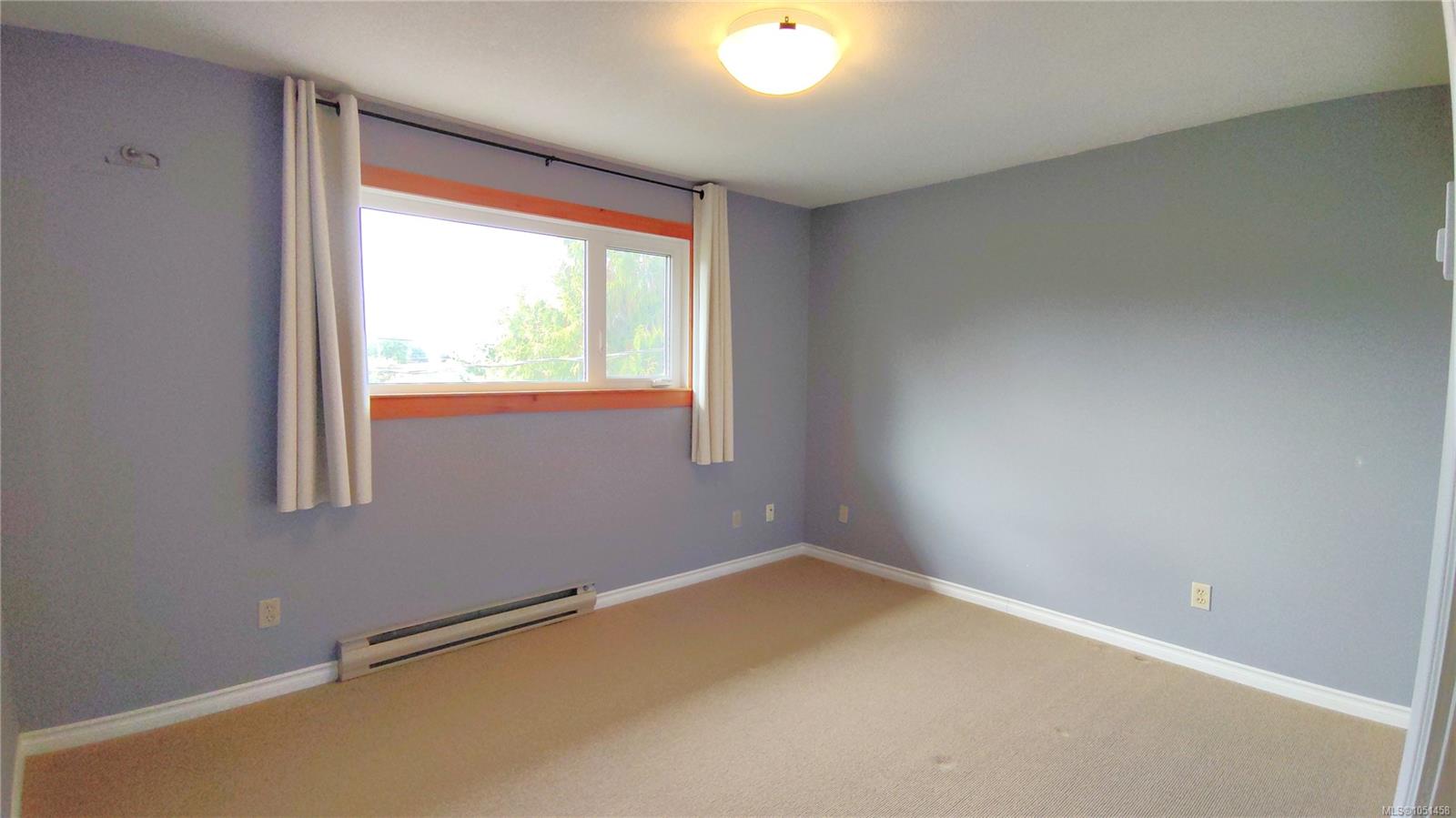2858 14th Ave — listing photo 13 of 30