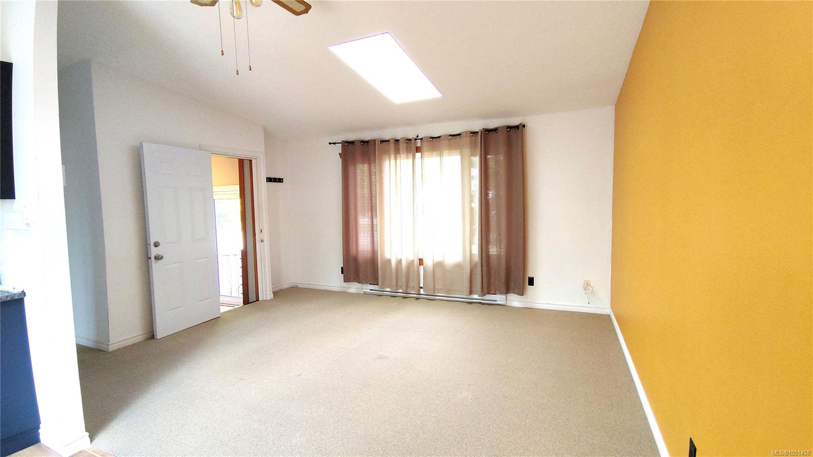 2858 14th Ave photo 3