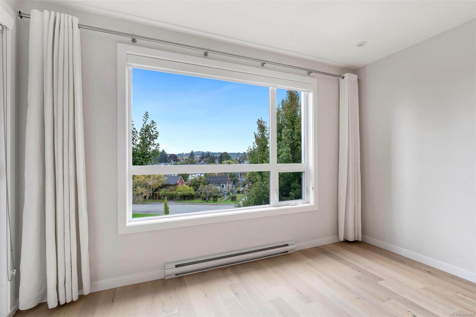 409-2285 Bowker Ave — listing photo 10 of 25