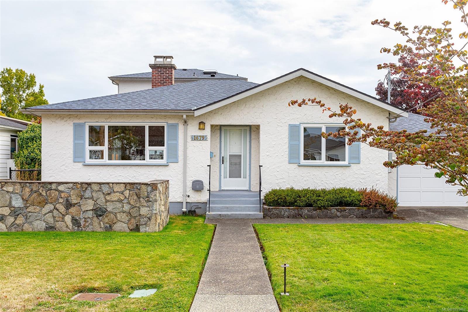1679 Freeman Ave — listing photo 2 of 33