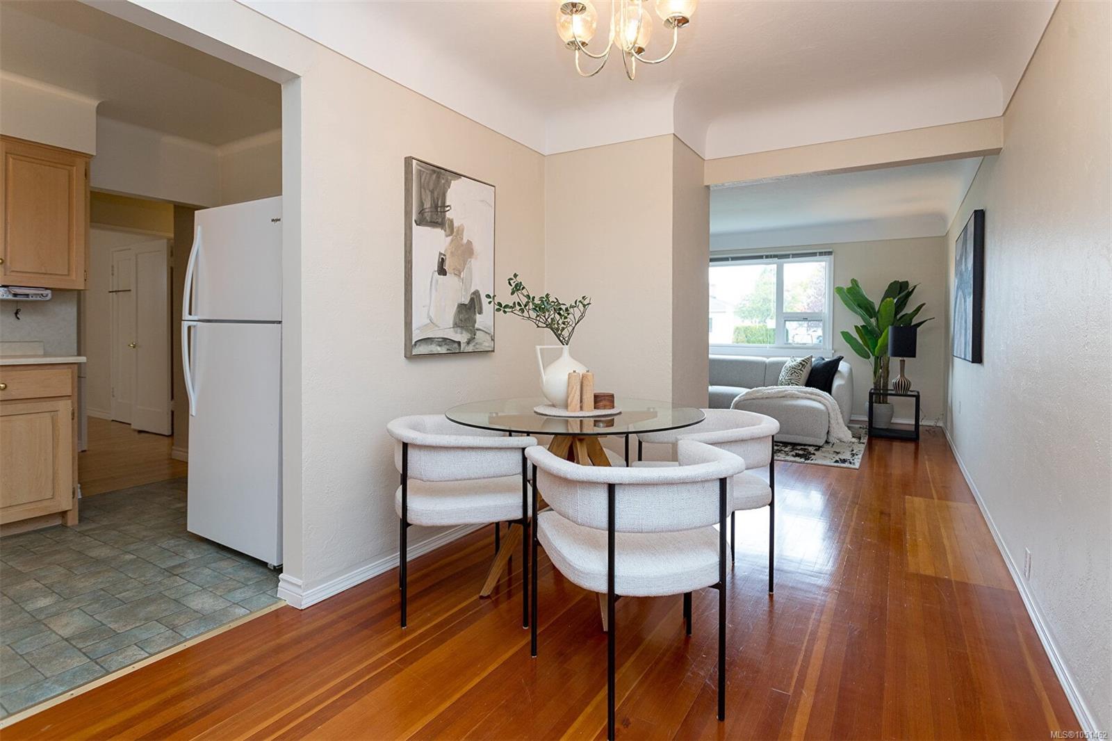 1679 Freeman Ave — listing photo 8 of 33
