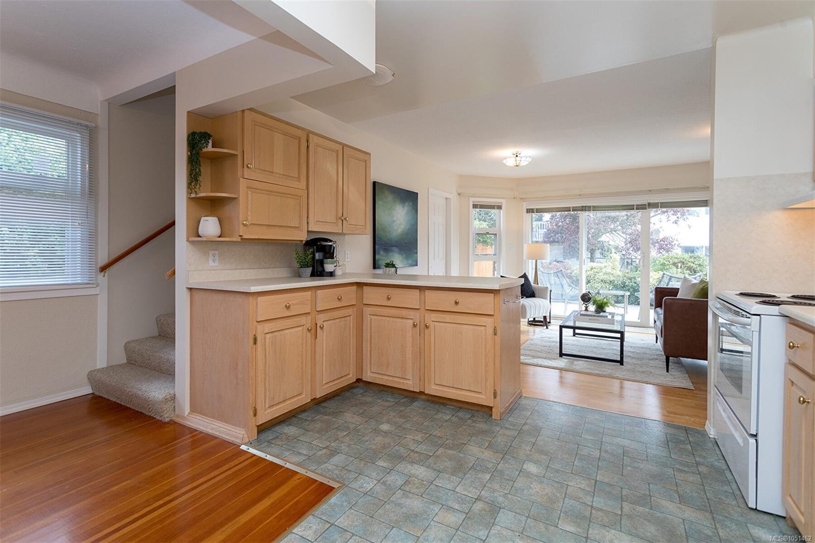 1679 Freeman Ave — listing photo 10 of 33