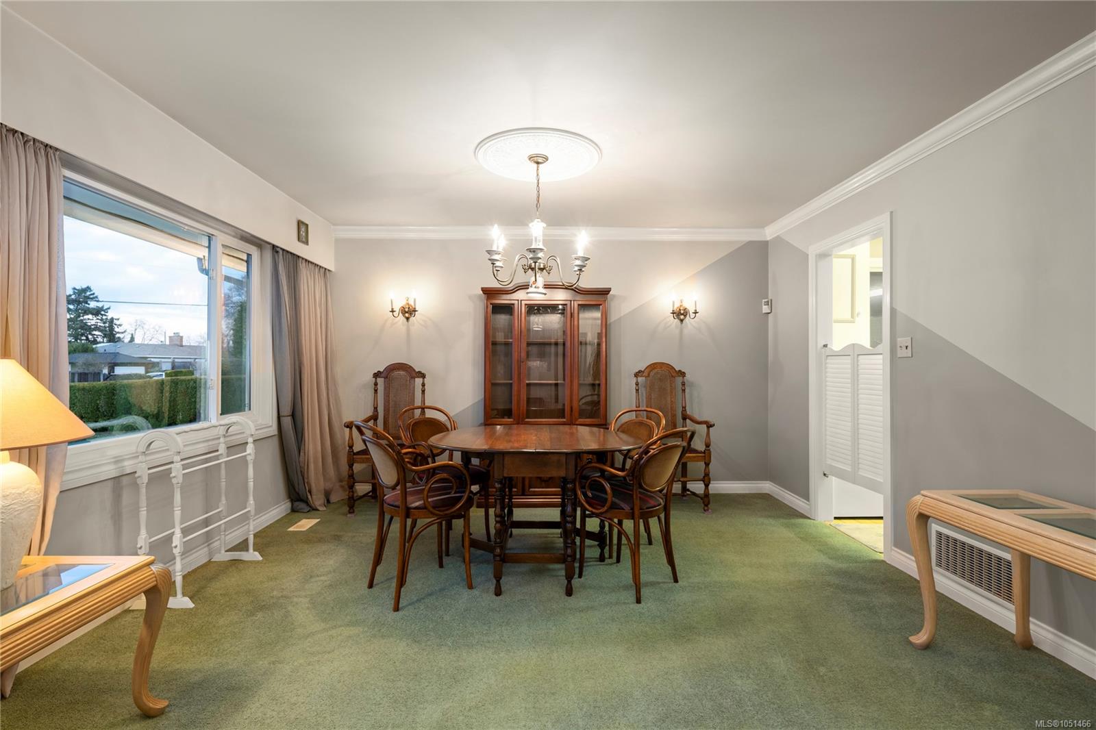 260 Elizabeth Ave — listing photo 13 of 69