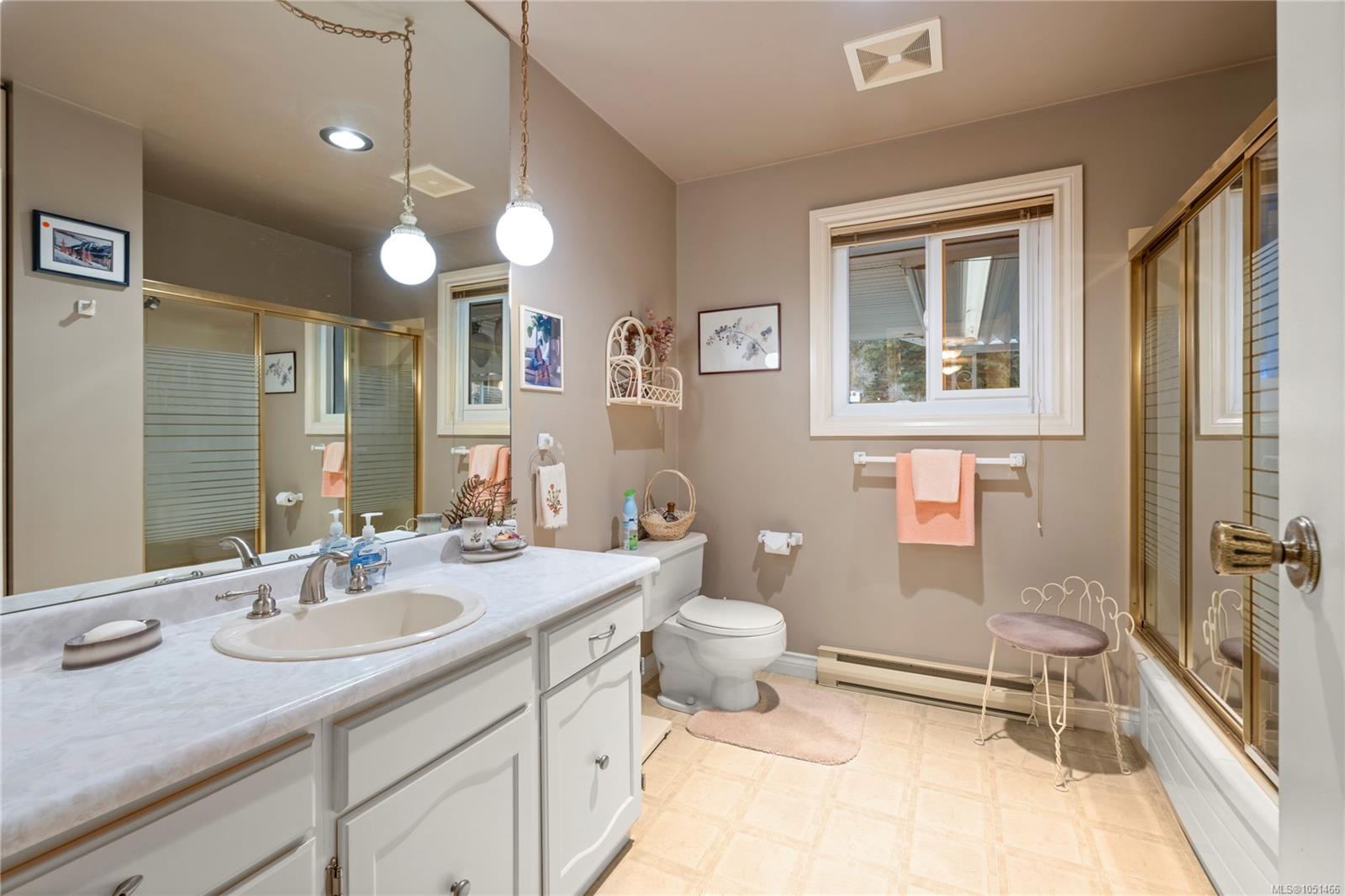 260 Elizabeth Ave — listing photo 14 of 69