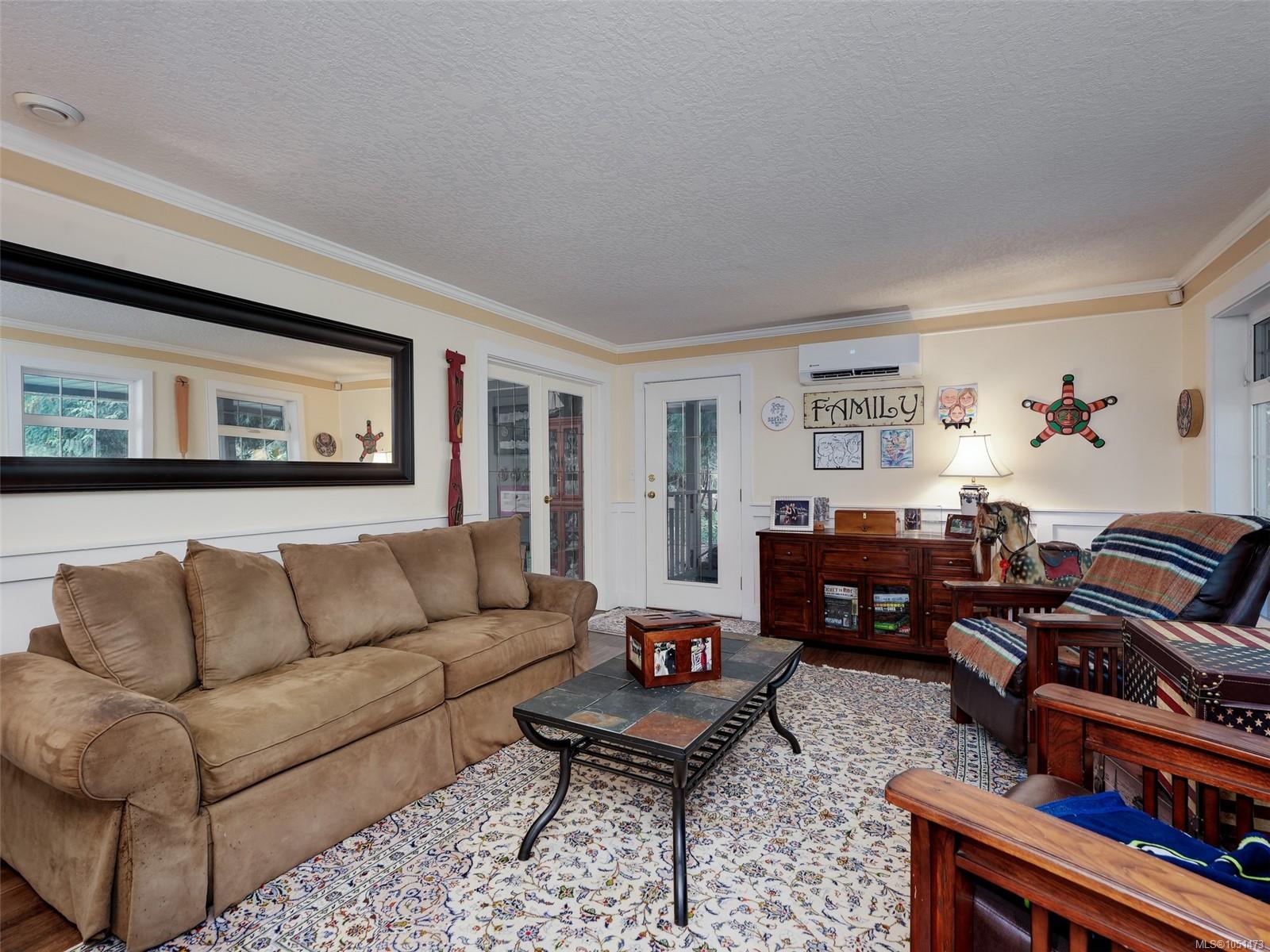 905 Worrall Dr — listing photo 7 of 45