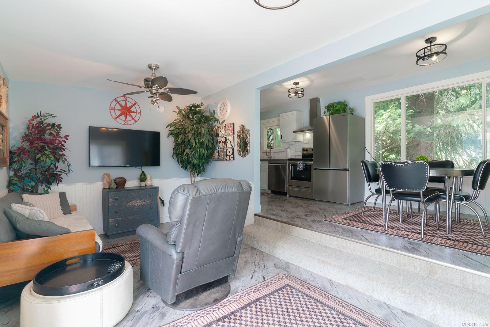 14-4837 Roger St — listing photo 4 of 18