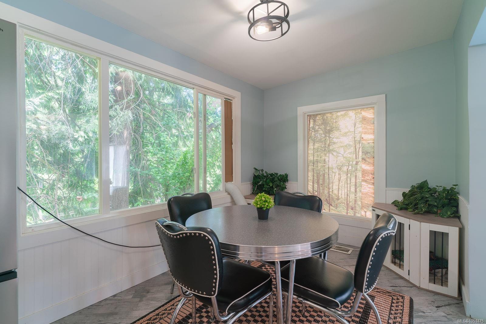14-4837 Roger St — listing photo 6 of 18