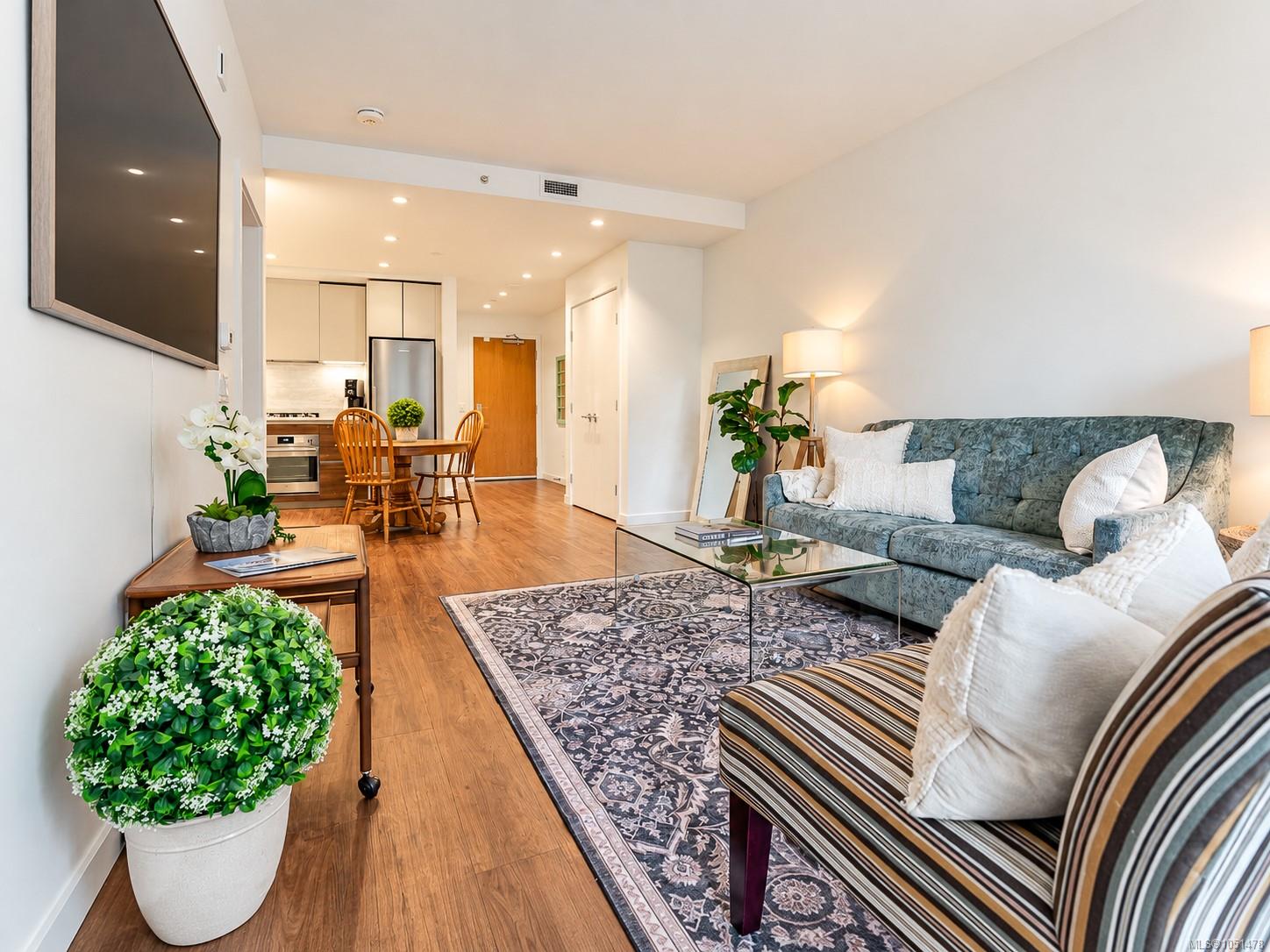 108-369 Tyee Rd — listing photo 6 of 54