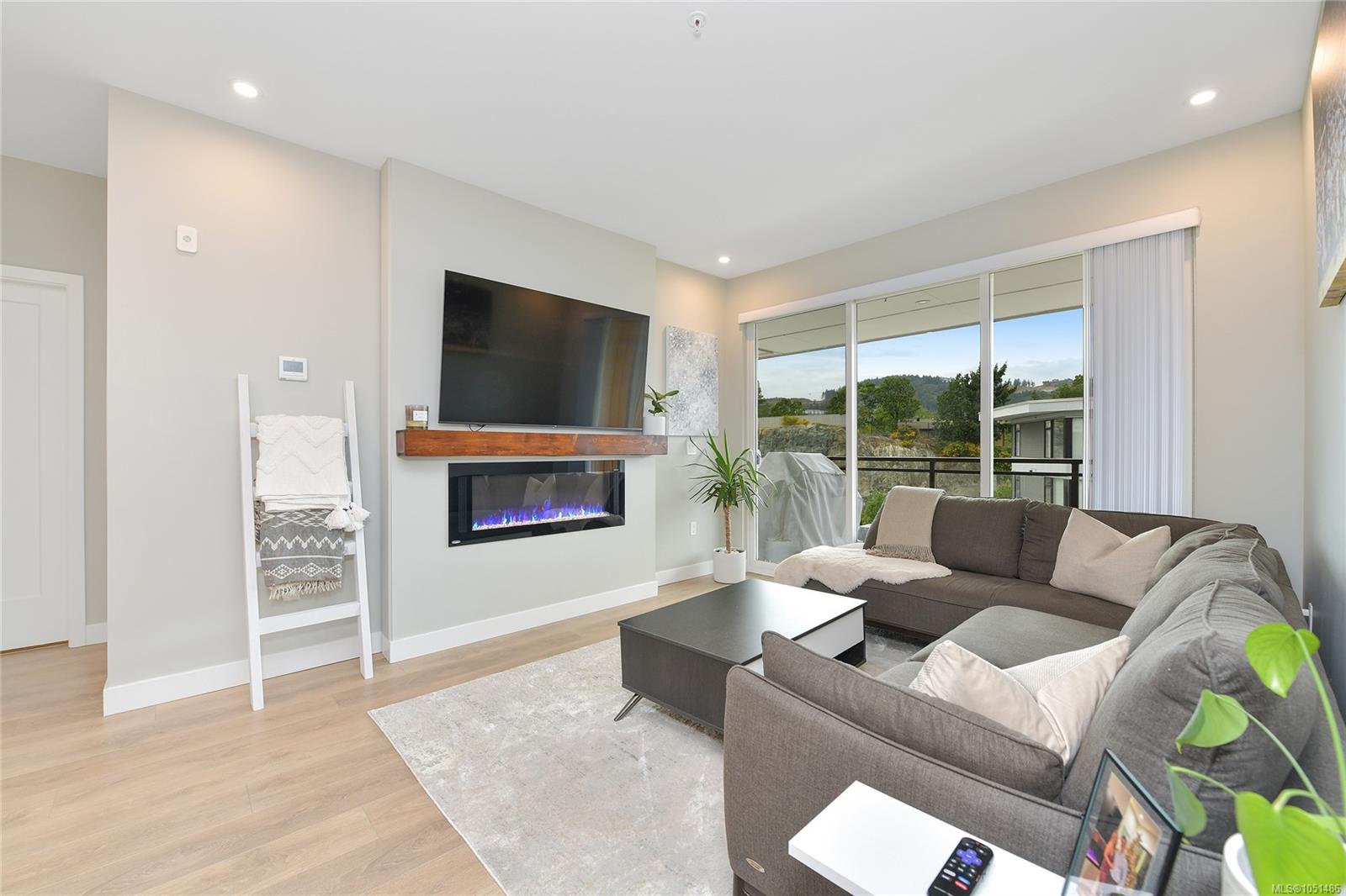 404-967 Whirlaway Cres — listing photo 11 of 27