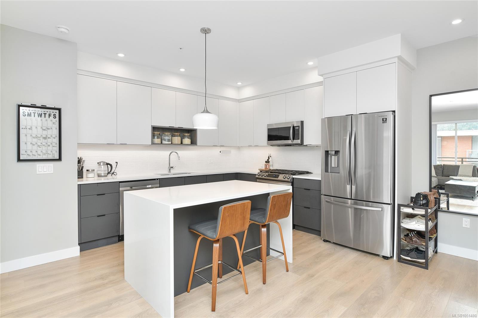 404-967 Whirlaway Cres — listing photo 4 of 27