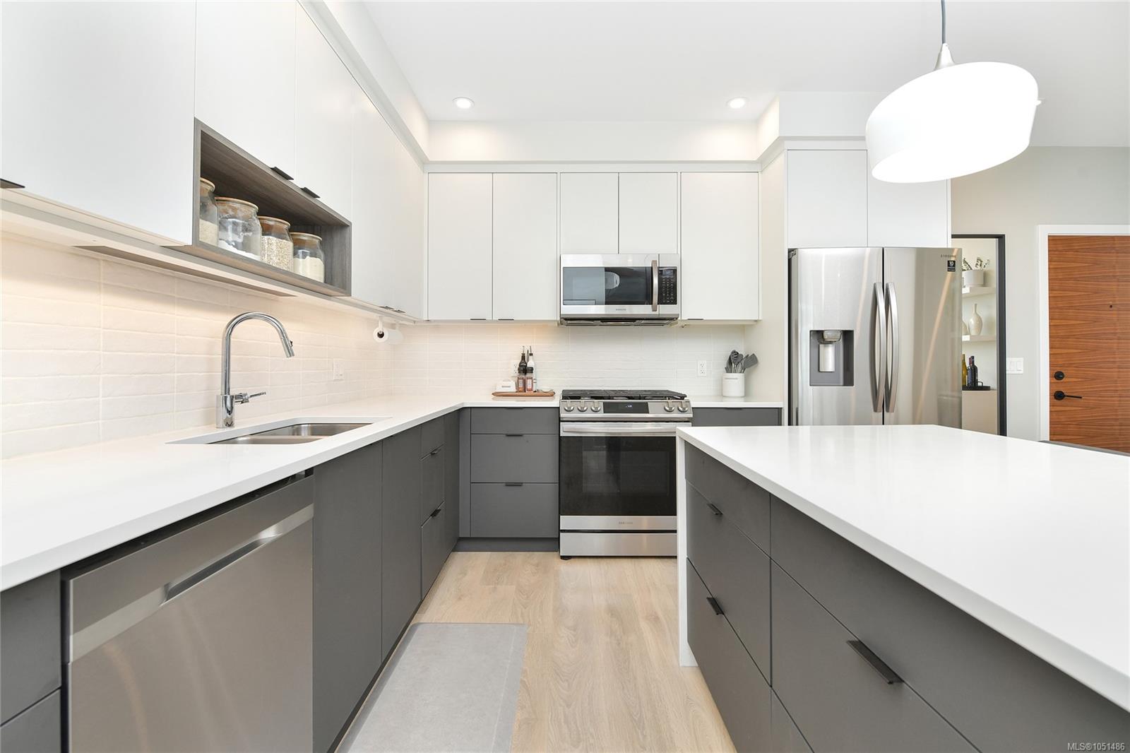 404-967 Whirlaway Cres — listing photo 6 of 27