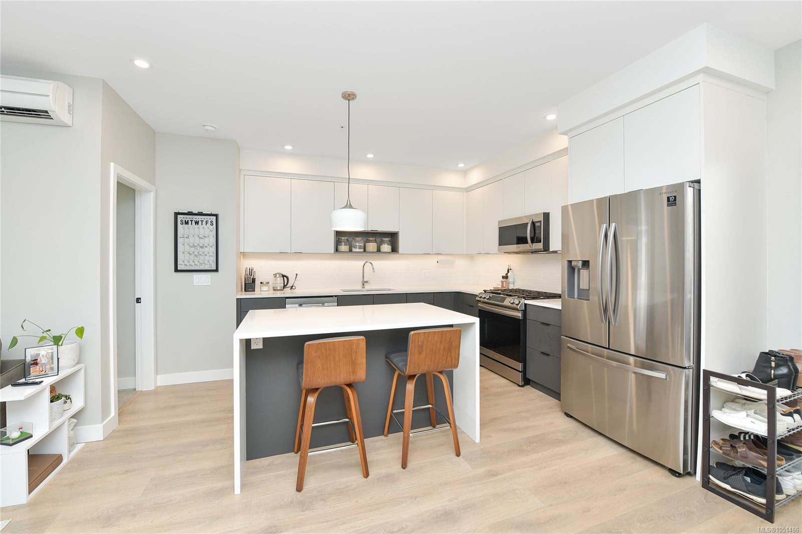 404-967 Whirlaway Cres — listing photo 7 of 27