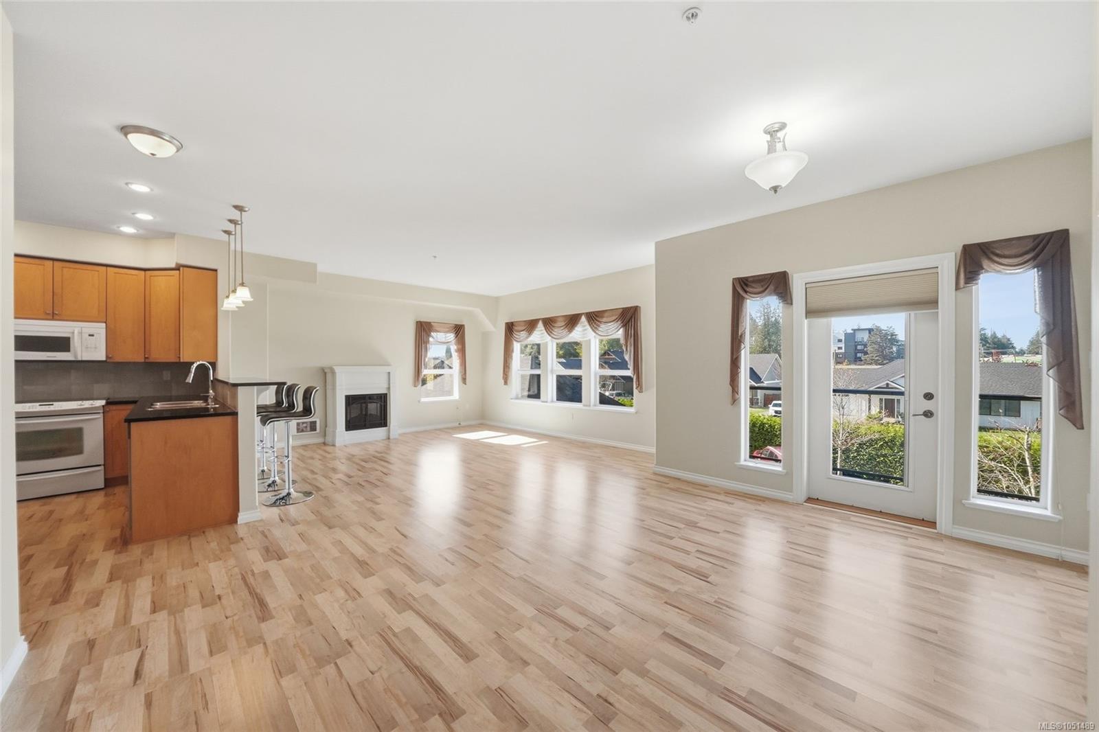 211-399 Wembley Rd — listing photo 4 of 34