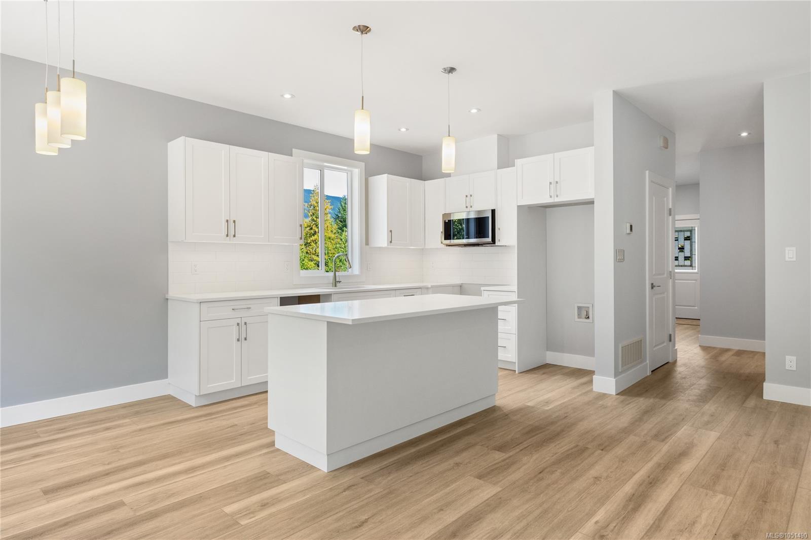 153 Elk Rd — listing photo 8 of 29