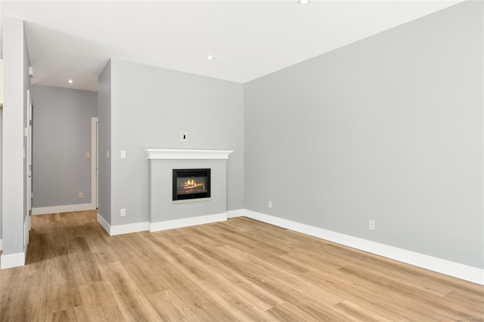 153 Elk Rd — listing photo 10 of 29