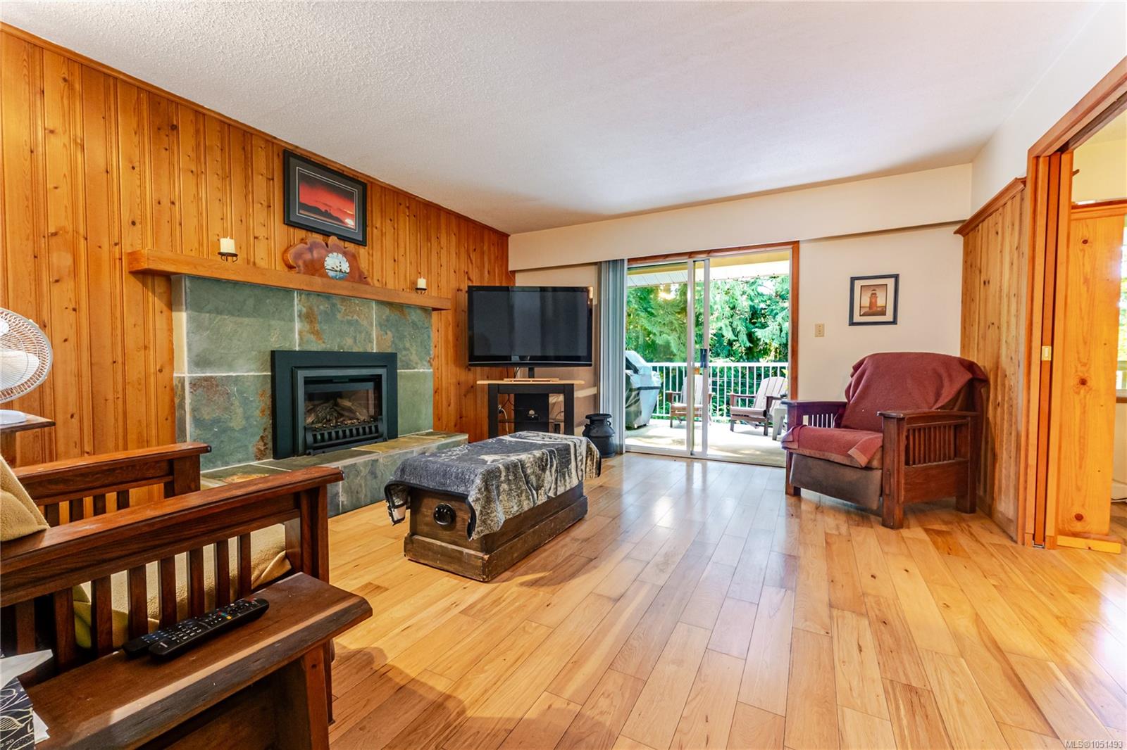 1970 Lands End Rd — listing photo 10 of 53
