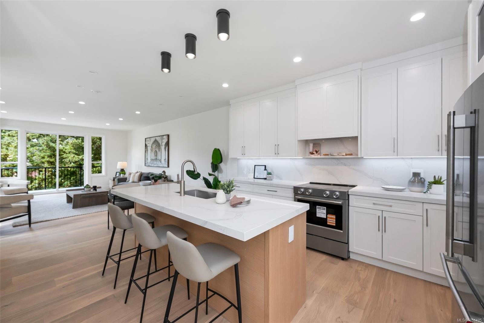 A-4016 Wiseton St — listing photo 4 of 44