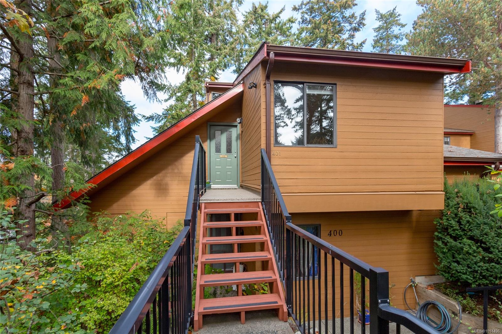 401-2341 Harbour Rd — listing photo 2 of 32