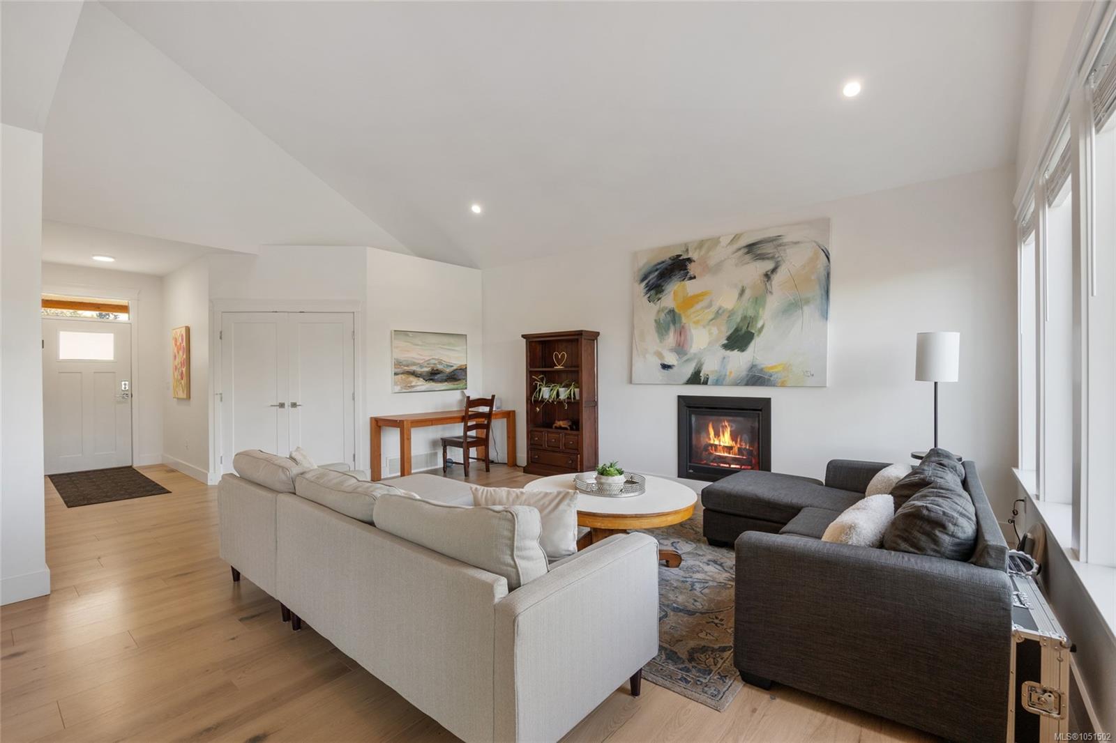 3372 Marygrove Dr — listing photo 10 of 41