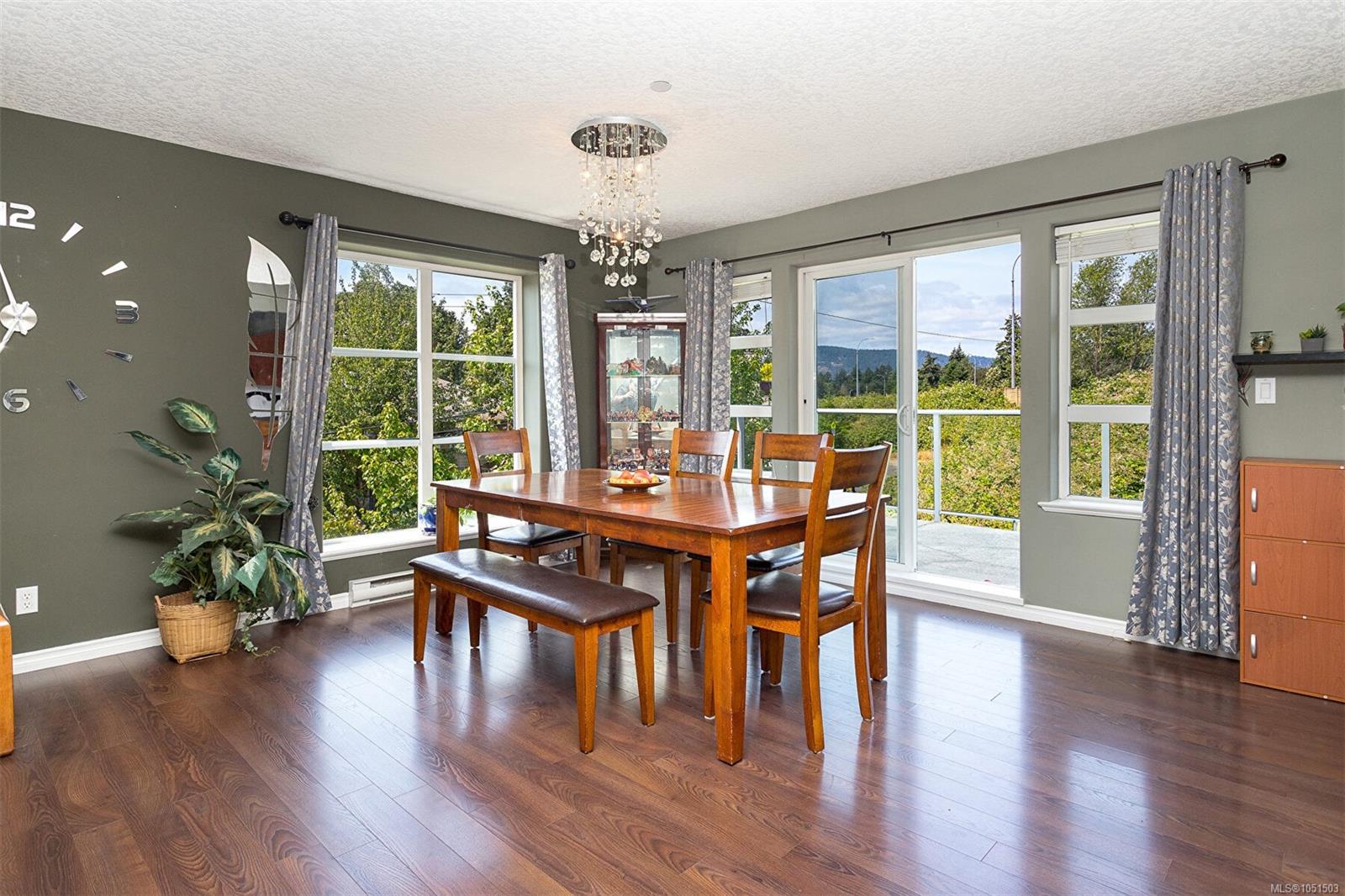 305-908 Brock Ave — listing photo 13 of 45