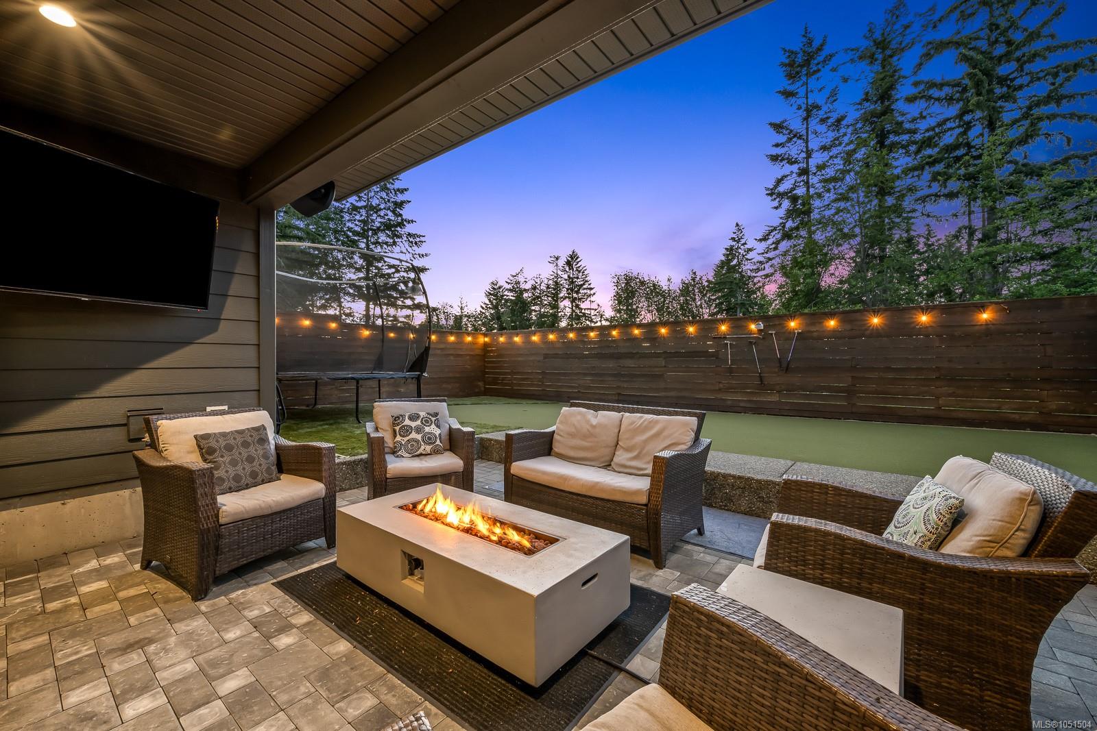 1586 Crown Isle Blvd — listing photo 4 of 49