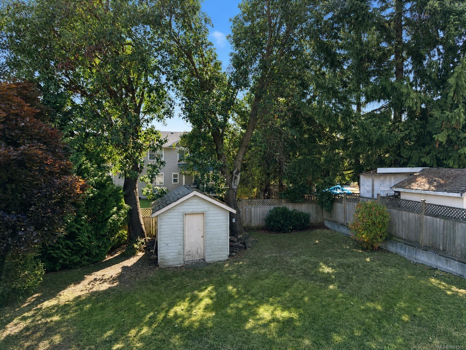 6083 Sierra Way — listing photo 3 of 36