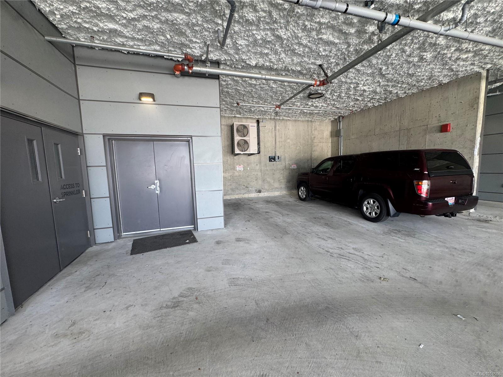 101-113 Hirst Ave — listing photo 5 of 13