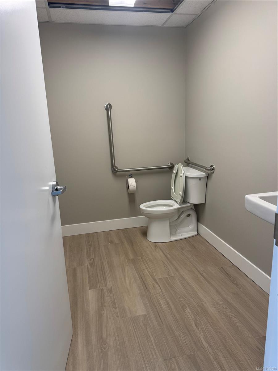 101-113 Hirst Ave — listing photo 8 of 13