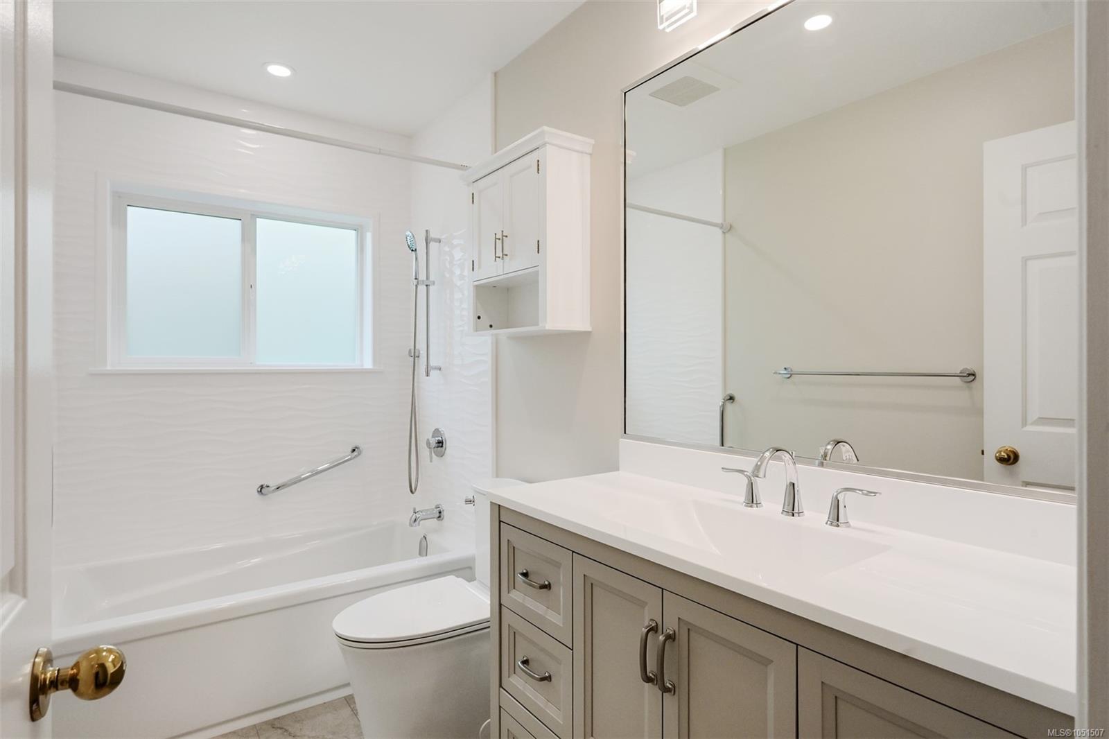 1309 Layritz Pl — listing photo 5 of 59