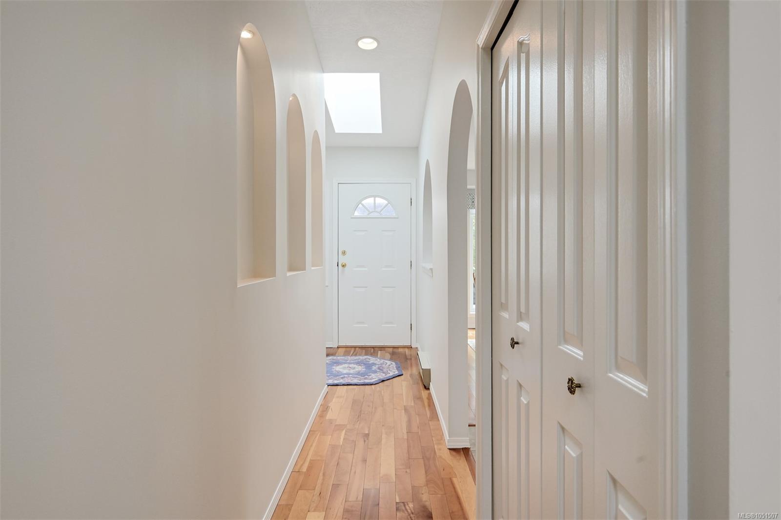 1309 Layritz Pl — listing photo 9 of 59