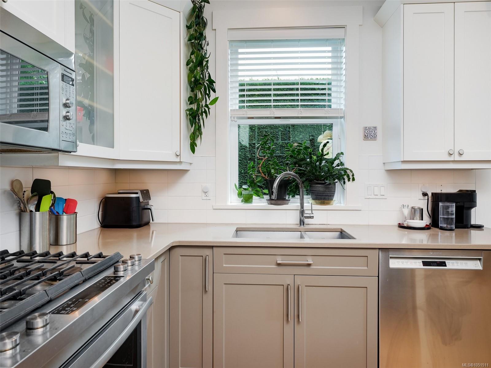 A-7045 Wallace Dr — listing photo 9 of 35