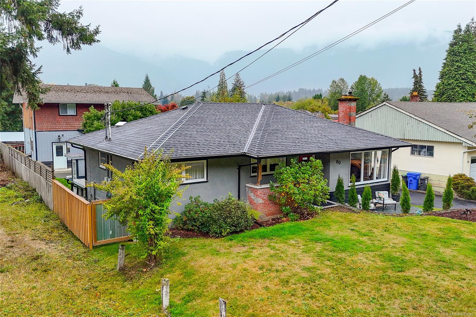 80 North Shore Rd — listing photo 2 of 36